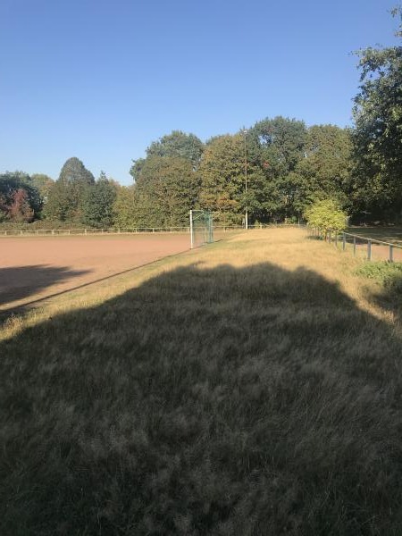 Bezirkssportanlage Kölner Straße Platz an der K-Bahn - Krefeld-Fischeln