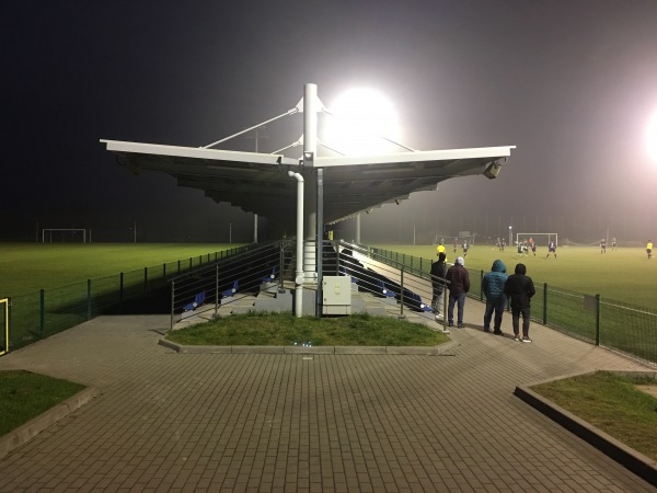 Stadion im. CS w Byczynie obok - Byczyna