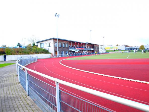 Ernst-Adolf-Sckär-Sportplatz - Velbert-Tönisheide