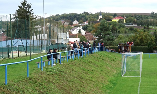 Fotbalové hřiště Křepice - Křepice u Hustopečí