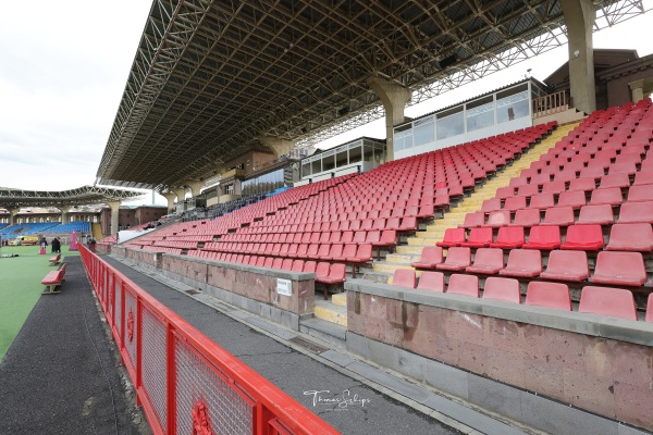 Vazgen Sargsyan anvan Hanrapetakan Marzadasht - Yerevan