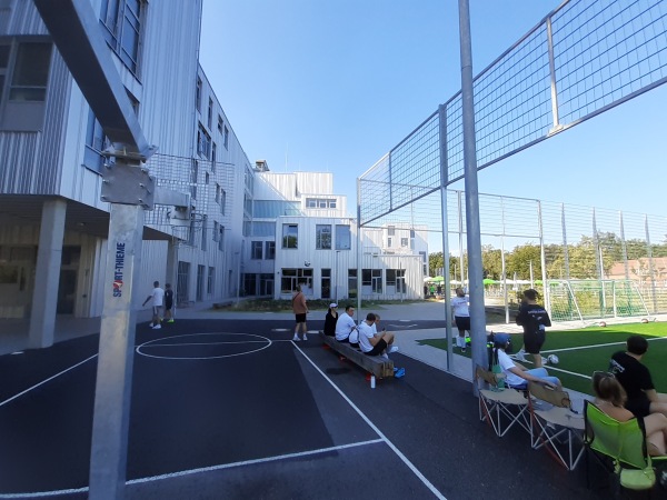 Sportplatz Gymnasium Allee der Kosmonauten - Berlin-Lichtenberg