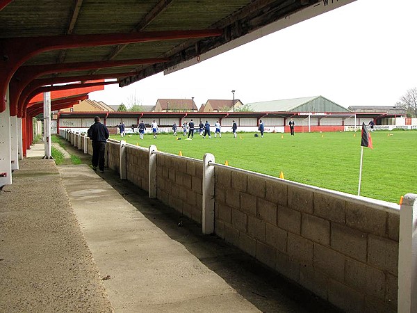 Runnymede Stadium - Stadion in Egham, Surrey