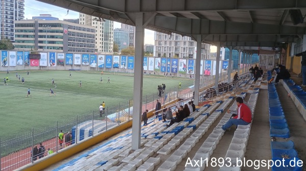 Bağcılar Belediyesi Mahmutbey Stadyumu - İstanbul