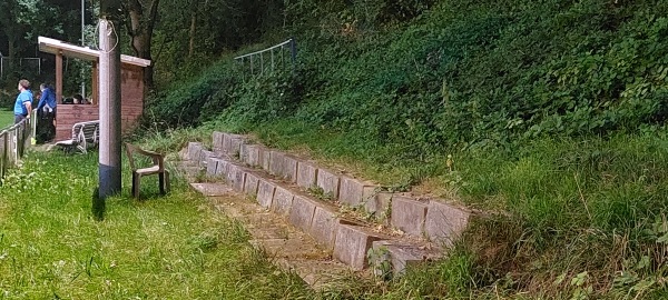 Sportplatz Vaenser Grund - Rosengarten bei Harburg-Nenndorf