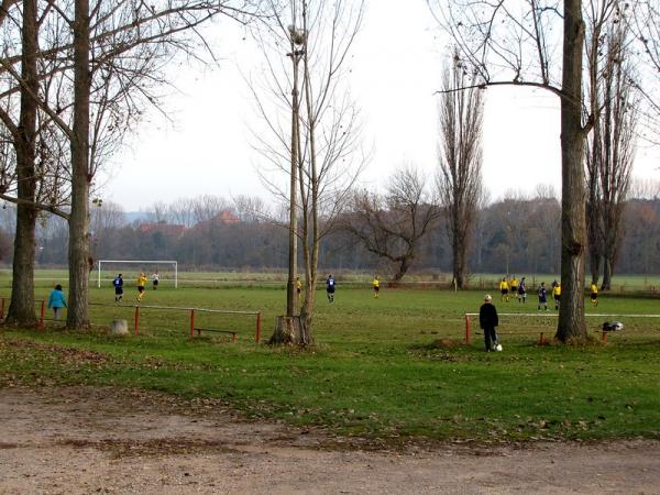 Schulplatz - Laucha/Unstrut-Burgscheidungen