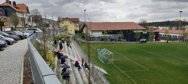 Sportplatz an der Grundschule - Büchlberg