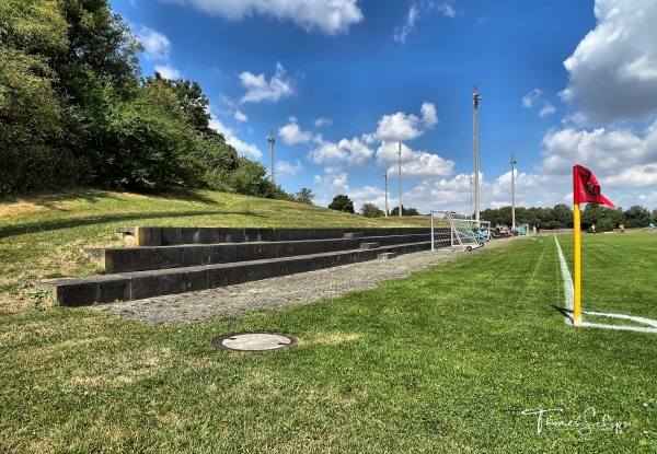 Hans-Bayer-Stadion Nebenplatz 1 - Unterschleißheim-Lohhof
