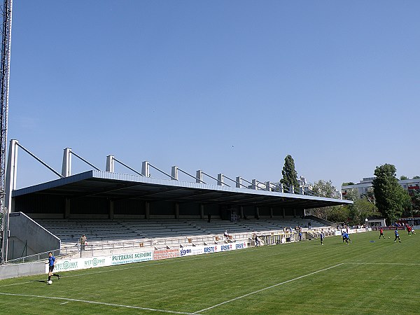 Sportplatz Donaufeld - Wien