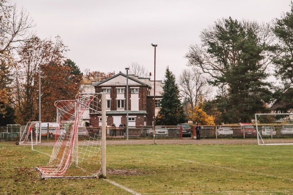 Walter-Heise-Sportplatz 2 - Leipzig-Holzhausen