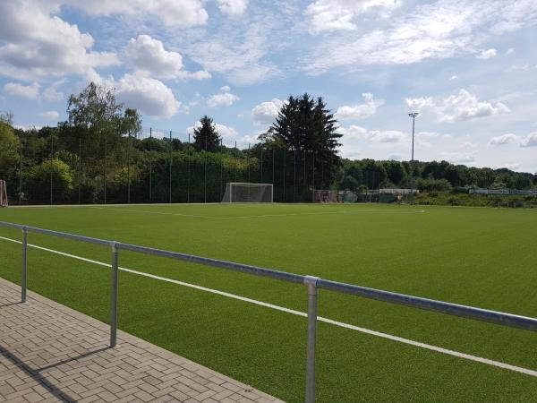 Sportplatz In der Gracht - Köln-Poll