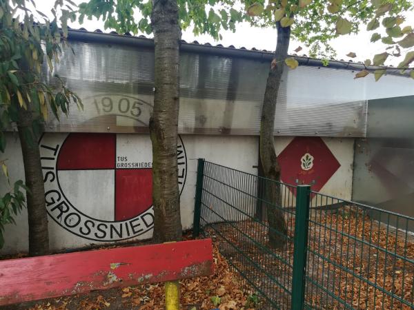 Sportplatz am Eckbach - Großniedesheim