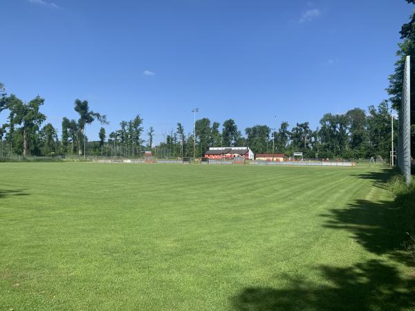 Signal Iduna ARENA Nebenplatz - Seligenstadt-Froschhausen