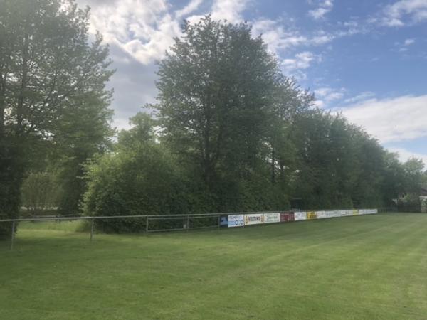 Sportplatz an der Gemeindehalle - Büren/Westfalen-Hegensdorf