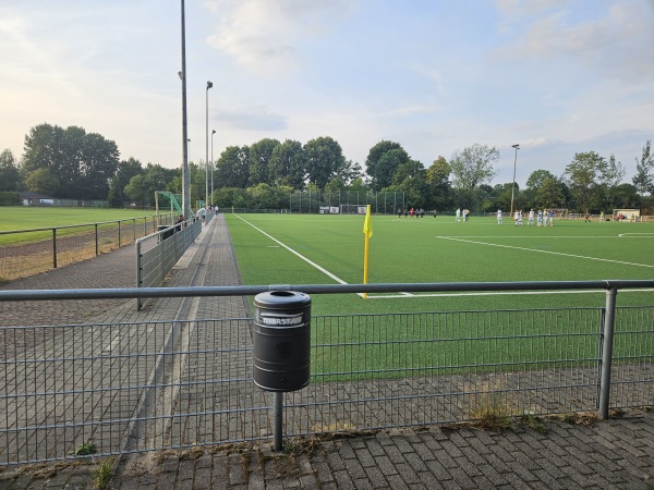 Bezirkssportanlage Furtwängler Straße Platz 2 - Hilden