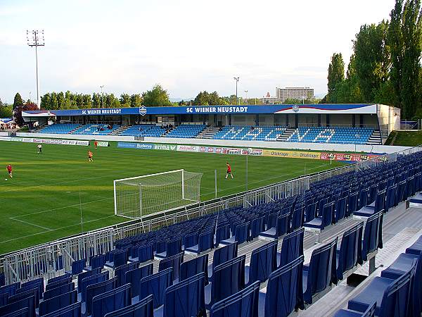 Wiener Neustädter Stadion - Wiener Neustadt