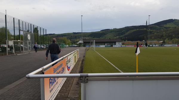 Sportplatz Blumenstraße - Finnentrop-Lenhausen