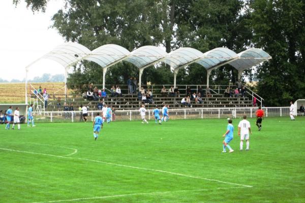 Fotbalove hřiště Hrušky - Hrušky