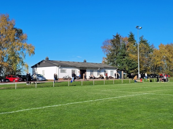 Sportplatz an der L162 - Holzbach