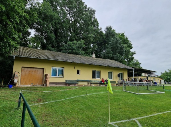 Sportplatz Weikendorf - Weikendorf