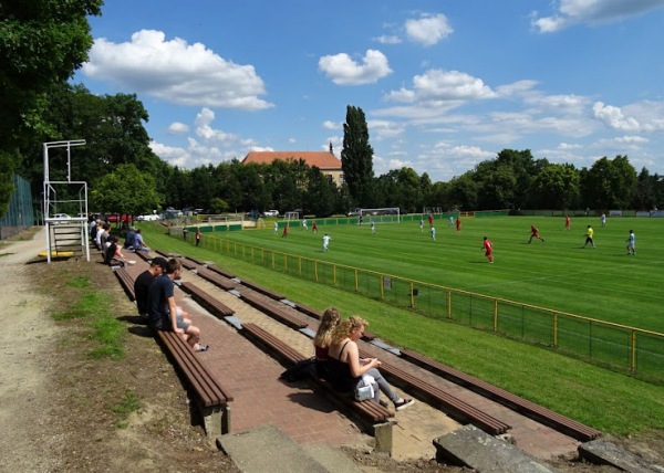 Fotbalove hřiště Hrušovany nad Jevišovkou - TJ Cukrovar Hrušovany nad Jevišovkou