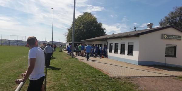 Sportplatz an der Schule - Idesheim