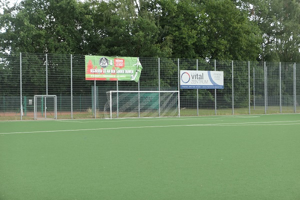 Stadion Sander Tannen Nebenplatz 2 - Hamburg-Bergedorf