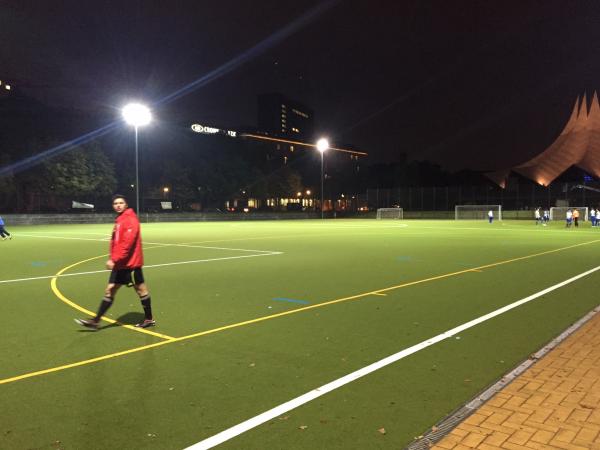 Lilli-Henoch-Sportplatz - Berlin-Kreuzberg