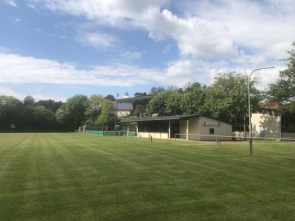 Sportplatz an der Gemeindehalle - Büren/Westfalen-Hegensdorf