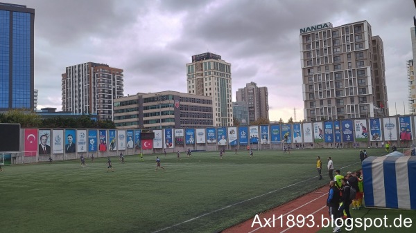 Bağcılar Belediyesi Mahmutbey Stadyumu - İstanbul