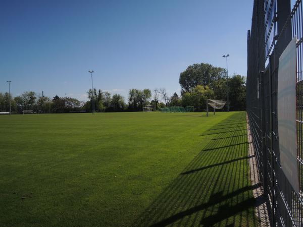 Eintracht Fußball Leistungszentrum Platz 2 - Frankfurt/Main-Riederwald