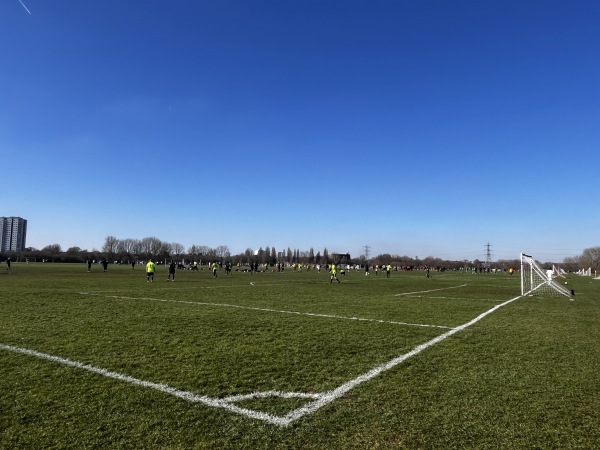 Hackney Marshes pitch S17 - Hackney Wick, Greater London