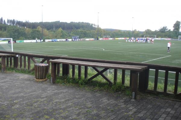 Leißefeld-Kampfbahn im Sportzentrum - Schmallenberg-Bad Fredeburg