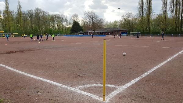 Sportplatz Im Wäldchen - Moers-Scherpenberg