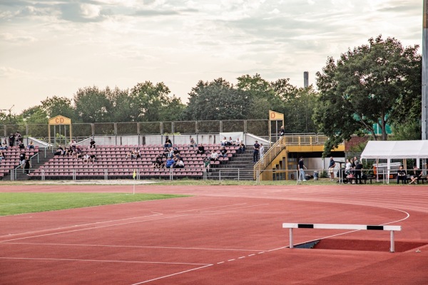 Leichtathletikstadion im Bürgerpark Nord - Darmstadt-Fasanerie