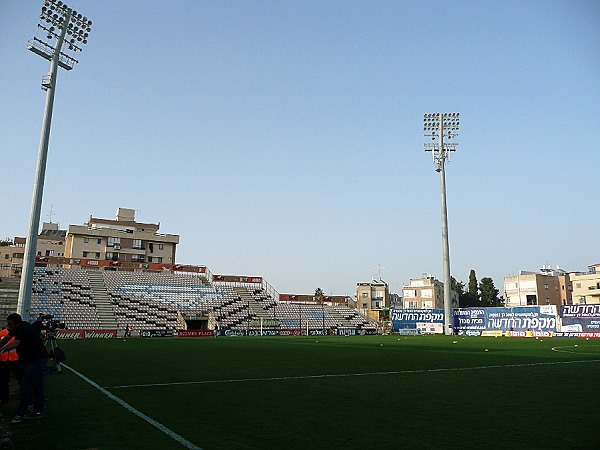 haKufsa - Sar-Tov Stadium - Netanya