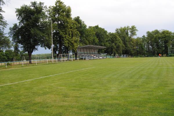 Fotbalové hřiště Záryby - Záryby 
