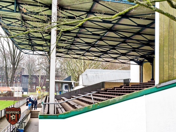 Autoteile Petras Arena Warbruckstraße - Duisburg-Marxloh