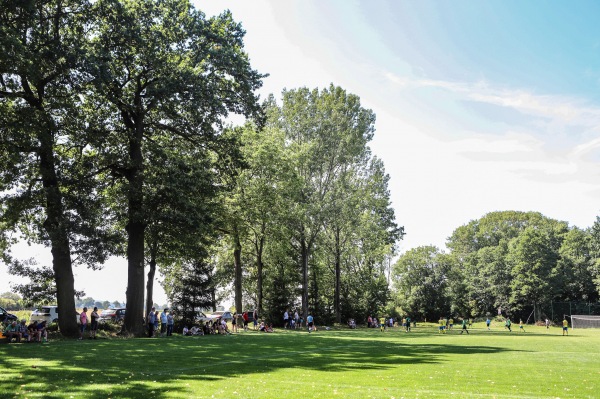 Boisko w Różana - Różana