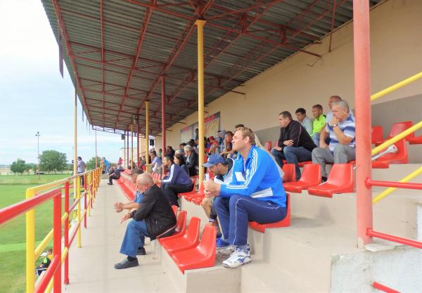 Futbalový štadión ŠK Veľké Úľany - Veľké Uľany