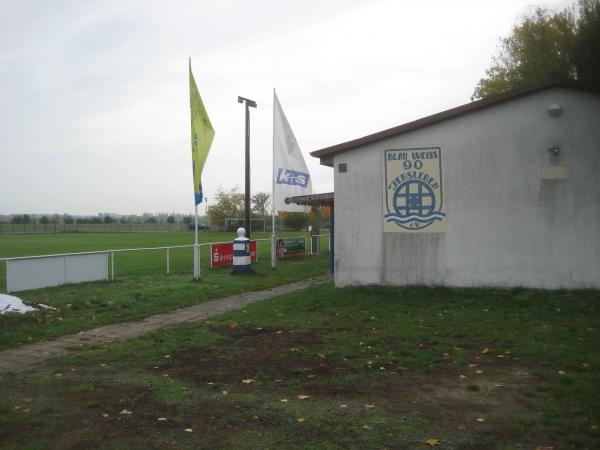 Sportplatz am See - Niedere Börde-Jersleben 