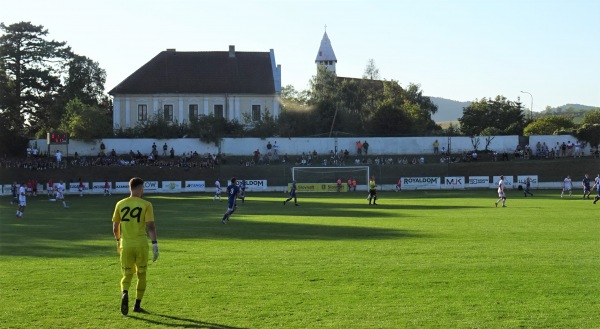 Futbalový štadión Častkovce - Častkovce