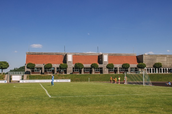Paartalstadion - Kissing