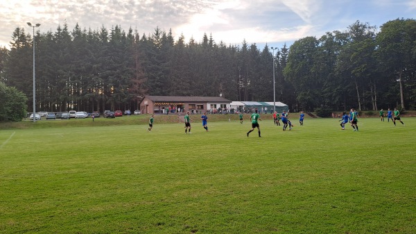 Waldstadion - Wißmannsdorf-Koosbüsch