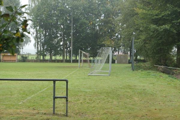 Sportplatz an der Grundschule - Rosengarten bei Harburg-Vahrendorf