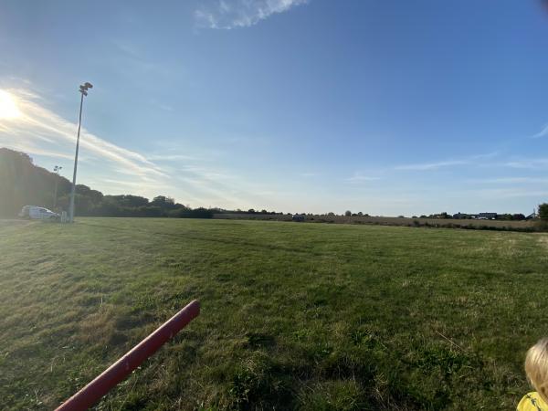 Karl-Kleine-Stadion am Hüsterner Berg Nebenplatz - Ense-Höingen