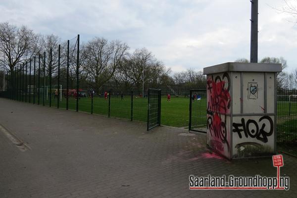 Platz am Ehrenmal - Oberhausen/Rheinland