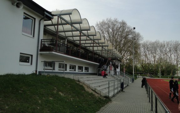 Ernst-Poensgen-Kampfbahn / Bezirkssportanlage Lierenfeld - Düsseldorf-Lierenfeld