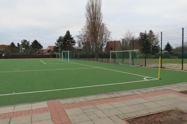 Sportplatz Grundschule am Wasserturm - Berlin-Heinersdorf