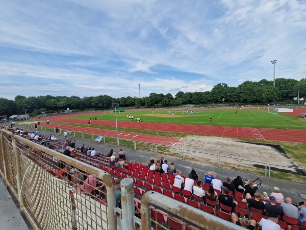 Leichtathletikstadion im Bürgerpark Nord - Darmstadt-Fasanerie